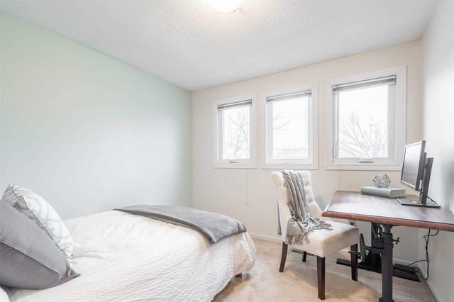 34 Bigham Cres, House detached with 3 bedrooms, 2 bathrooms and 2 parking in Toronto ON | Image 10