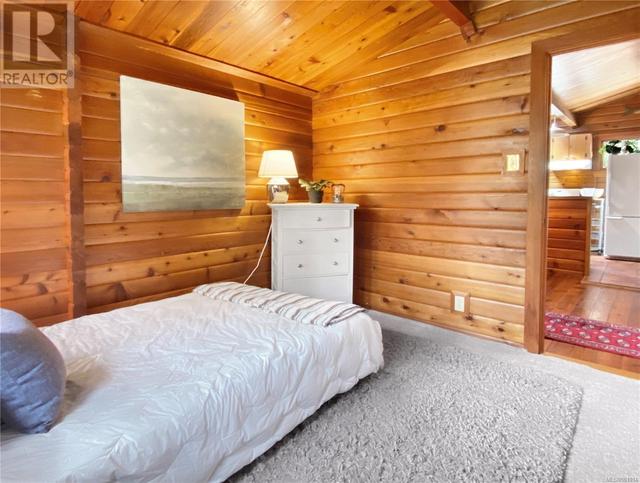 3733 Privateers Rd, House detached with 2 bedrooms, 1 bathrooms and 3 parking in Southern Gulf Islands BC | Image 20