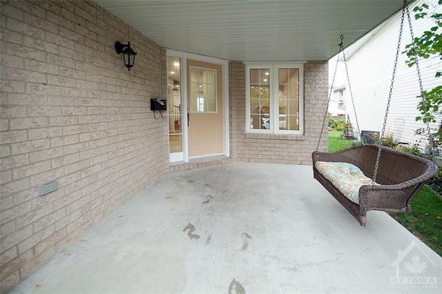 81 Upminster Way, Home with 3 bedrooms, 3 bathrooms and 3 parking in Ottawa ON | Image 3