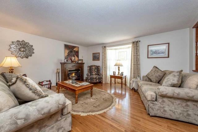 49 Linden Lane, House detached with 2 bedrooms, 2 bathrooms and 2 parking in Innisfil ON | Image 3