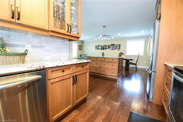 7710 Preakness Street, House detached with 3 bedrooms, 2 bathrooms and 4 parking in Niagara Falls ON | Image 5