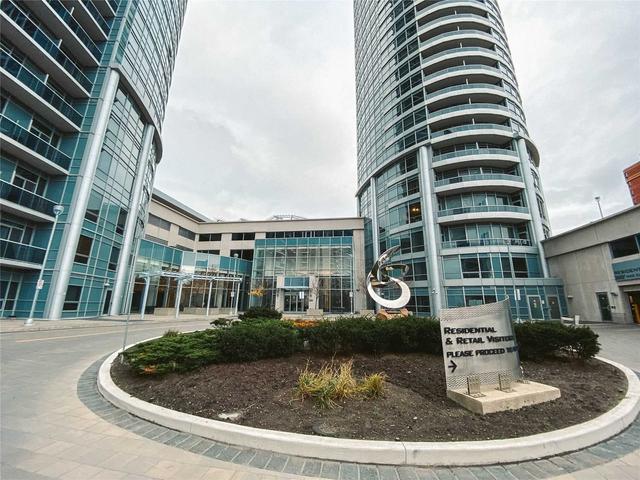 1726 - 135 Village Green Sq, Condo with 1 bedrooms, 1 bathrooms and 1 parking in Toronto ON | Image 2