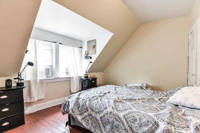 1253 Davenport Rd, House attached with 3 bedrooms, 2 bathrooms and null parking in Toronto ON | Image 13
