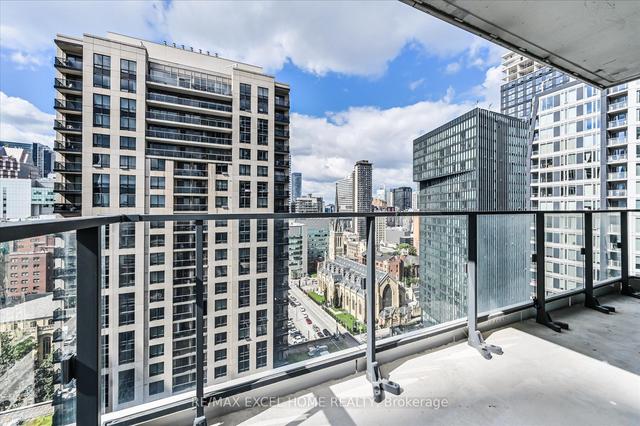 2202 - 77 Shuter St, Condo with 2 bedrooms, 2 bathrooms and 0 parking in Toronto ON | Image 10