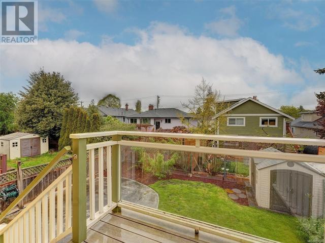 1752 Adanac St, House detached with 6 bedrooms, 3 bathrooms and 2 parking in Victoria BC | Image 7