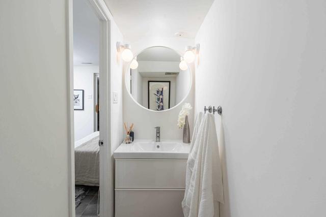 211A Mutual St, House attached with 3 bedrooms, 3 bathrooms and 1 parking in Toronto ON | Image 18