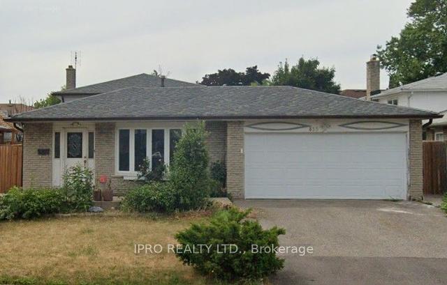 835 Forestwood Dr, House detached with 3 bedrooms, 2 bathrooms and 4 parking in Mississauga ON | Image 1