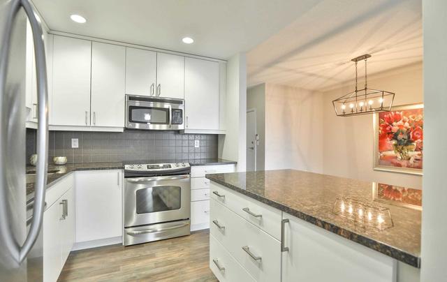 1203 - 551 Maple Ave, Condo with 3 bedrooms, 2 bathrooms and 2 parking in Burlington ON | Image 8