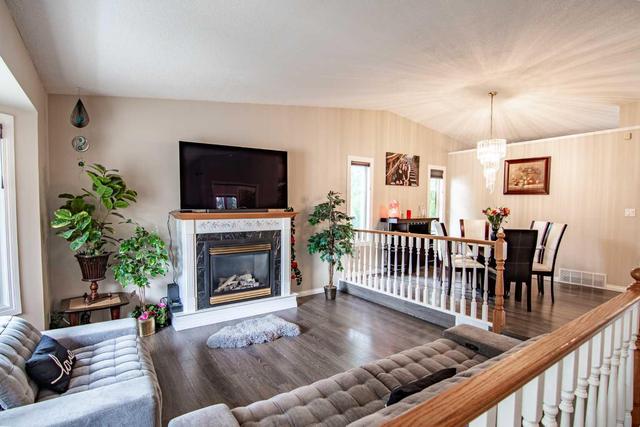 23 Day Close, House detached with 4 bedrooms, 3 bathrooms and 2 parking in Red Deer AB | Image 2
