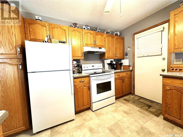 1005 6th Avenue, House attached with 2 bedrooms, 3 bathrooms and null parking in Humboldt SK | Image 14