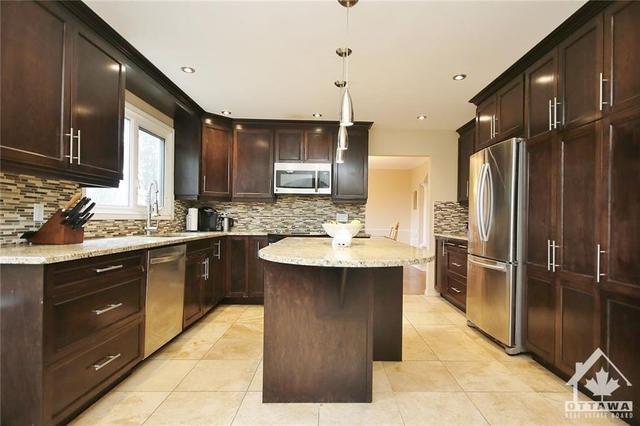 1319 Fernwood Drive, House detached with 6 bedrooms, 4 bathrooms and 5 parking in Ottawa ON | Image 9