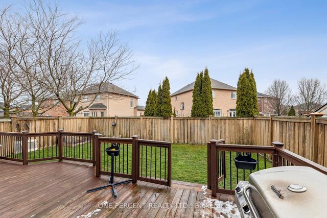 25 Glen Eagles Dr, House detached with 3 bedrooms, 4 bathrooms and 6 parking in Clarington ON | Image 18