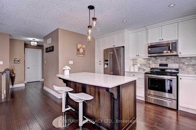 770 Davidson Ave S, House detached with 2 bedrooms, 3 bathrooms and 6 parking in North Perth ON | Image 2