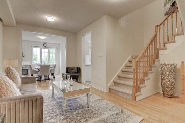 27 Edgley Crt, House attached with 3 bedrooms, 4 bathrooms and 3 parking in Ajax ON | Image 5