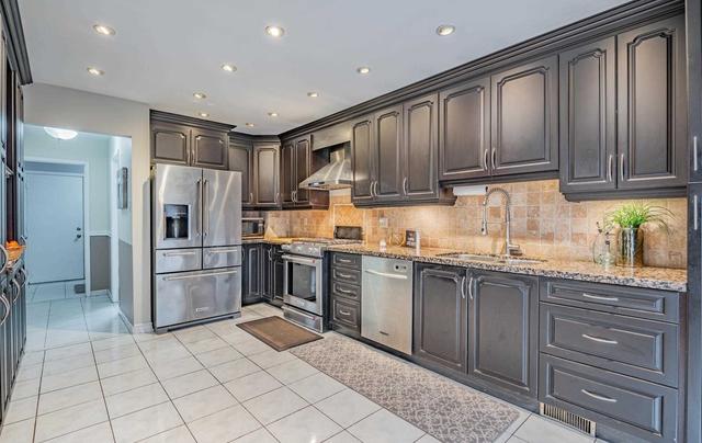 11 Newport St, House detached with 4 bedrooms, 5 bathrooms and 4 parking in Brampton ON | Image 4