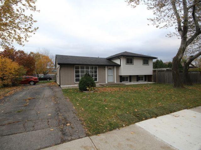 3 Banff Dr, House detached with 3 bedrooms, 2 bathrooms and 4 parking in Hamilton ON | Image 2