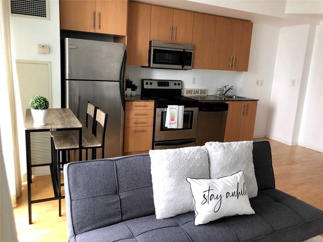 3703 - 65 Bremner Blvd W, Condo with 0 bedrooms, 1 bathrooms and 0 parking in Toronto ON | Image 6