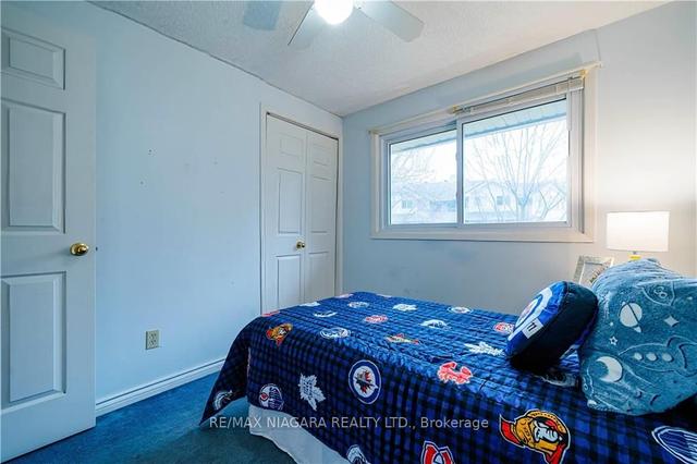 22 Vanier Crt, House detached with 3 bedrooms, 2 bathrooms and 3 parking in St. Catharines ON | Image 11
