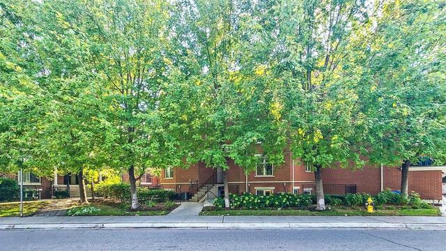 1601 - 28 Laidlaw St, Townhouse with 1 bedrooms, 1 bathrooms and 1 parking in Toronto ON | Card Image