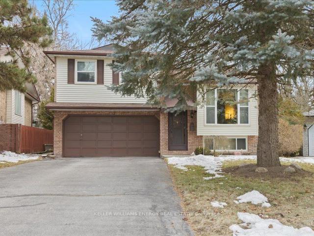 733 Tarn Crt, House detached with 3 bedrooms, 3 bathrooms and 6 parking in Oshawa ON | Image 12