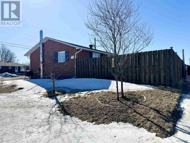 7 Macdonald St, House detached with 4 bedrooms, 2 bathrooms and null parking in Kapuskasing ON | Image 47
