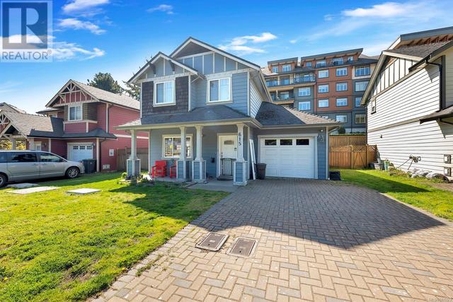 615 Treanor Ave, House detached with 3 bedrooms, 3 bathrooms and 2 parking in Langford BC | Image 2