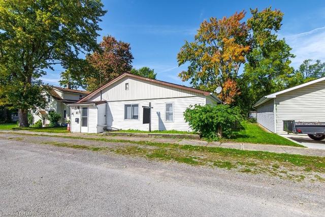 81 Stoner Street, House detached with 2 bedrooms, 1 bathrooms and 1 parking in Port Colborne ON | Image 12