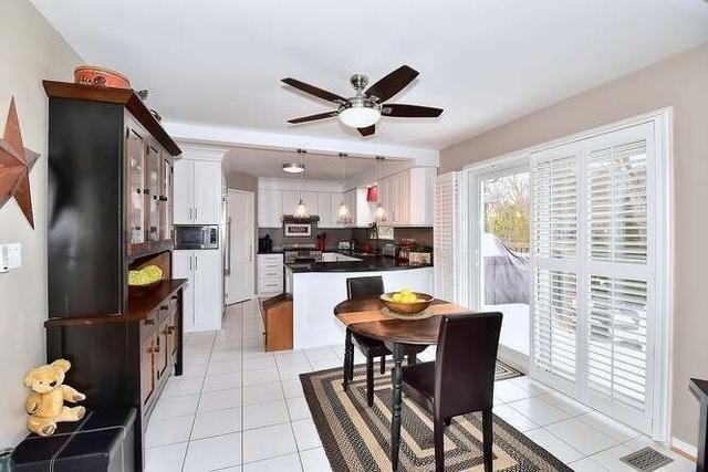 481 Sandalwood Crt, House detached with 4 bedrooms, 4 bathrooms and 4 parking in Oshawa ON | Image 2