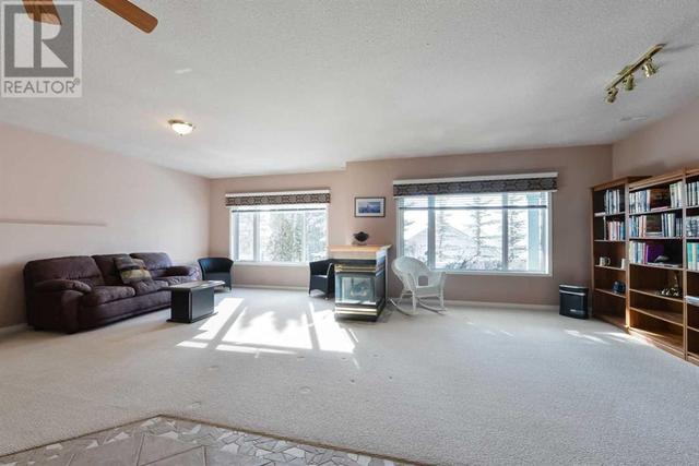 2281 Sirocco Drive Sw, House detached with 3 bedrooms, 2 bathrooms and 4 parking in Calgary AB | Image 44
