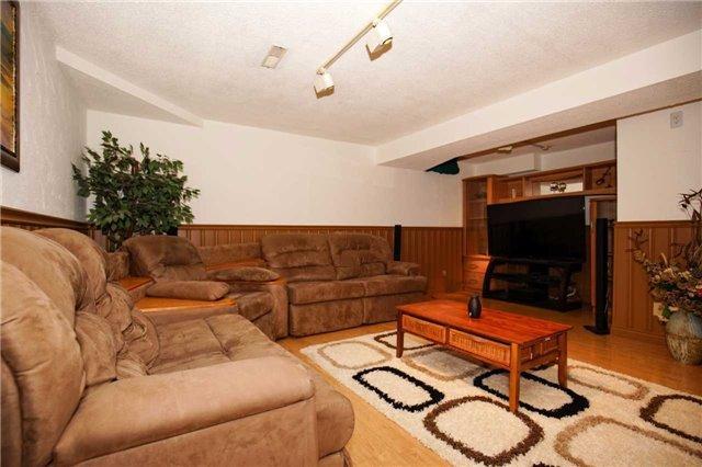 104 Trewartha Cres, House detached with 4 bedrooms, 2 bathrooms and 4 parking in Brampton ON | Image 16