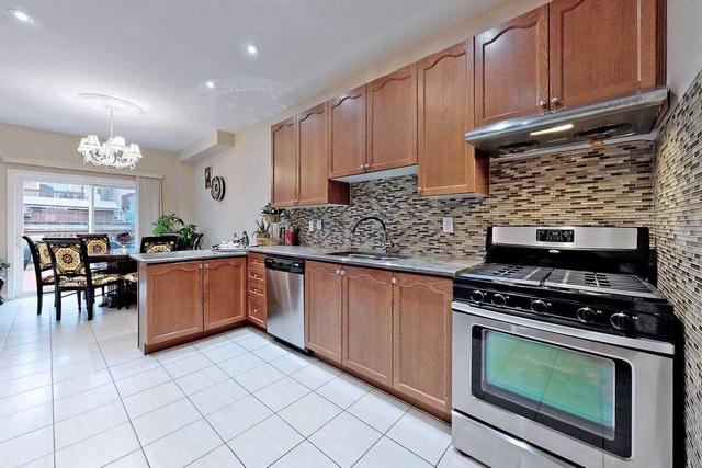 298 Oberfrick Ave, House detached with 4 bedrooms, 4 bathrooms and 4 parking in Vaughan ON | Image 3