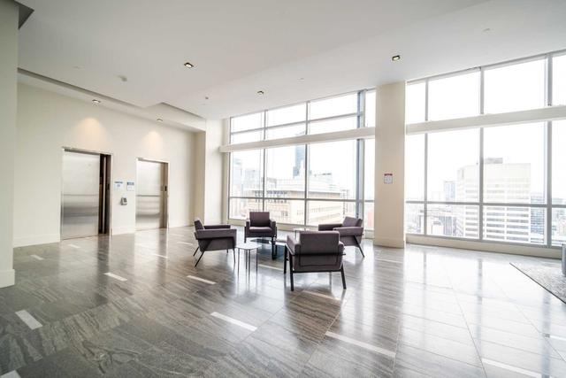 3402 - 488 University Ave, Condo with 3 bedrooms, 2 bathrooms and 0 parking in Toronto ON | Image 25