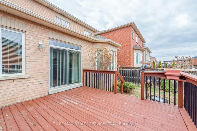 17 Freesia Rd, House detached with 3 bedrooms, 4 bathrooms and 6 parking in Brampton ON | Image 27