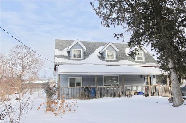 15 West Street S, House detached with 3 bedrooms, 2 bathrooms and 6 parking in Kawartha Lakes ON | Image 1