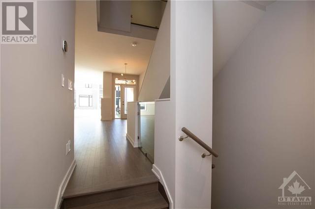 435 Trident Mews, Townhouse with 3 bedrooms, 4 bathrooms and 2 parking in Ottawa ON | Image 8