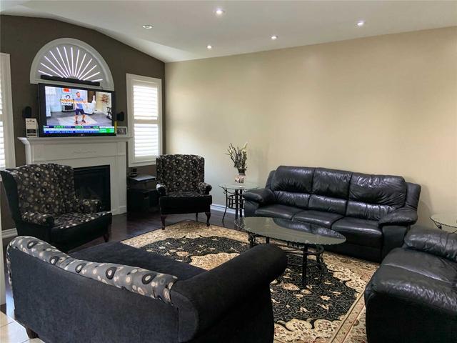 upper - 20 Fossil St, House detached with 5 bedrooms, 4 bathrooms and 3 parking in Brampton ON | Image 10