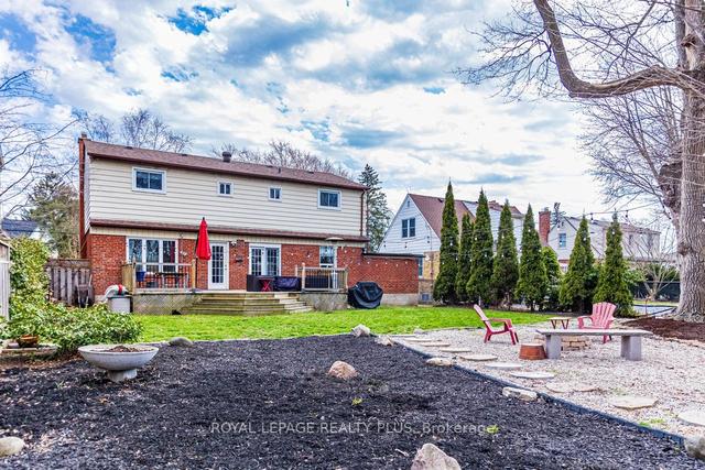897 Melton Dr, House detached with 3 bedrooms, 3 bathrooms and 5 parking in Mississauga ON | Image 33