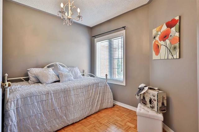 15 Louana Cres, Townhouse with 3 bedrooms, 3 bathrooms and 3 parking in Vaughan ON | Image 19