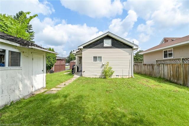 423 Hutcheson Avenue, House detached with 2 bedrooms, 1 bathrooms and null parking in North Bay ON | Image 19