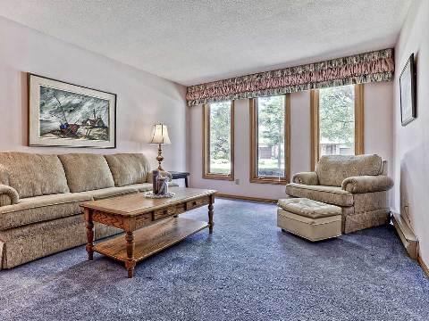 18 Suzanna Dr, House detached with 2 bedrooms, 2 bathrooms and 2 parking in Guelph ON | Image 5
