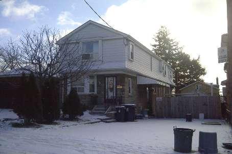 upper - 27 Lanark Ave, House detached with 2 bedrooms, 1 bathrooms and 1 parking in Toronto ON | Image 1