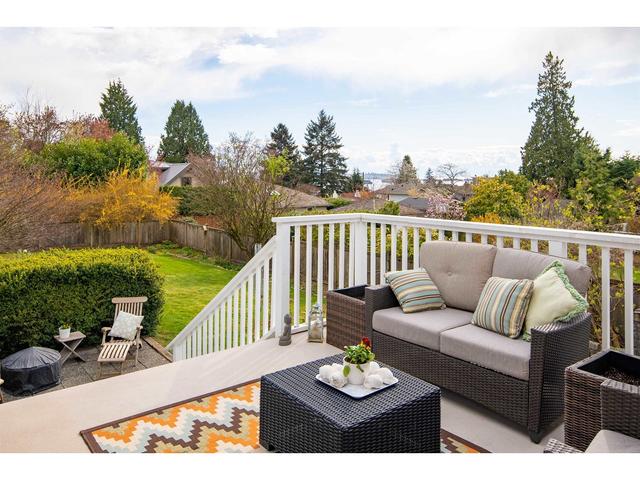 1116 Inglewood Avenue, House detached with 5 bedrooms, 3 bathrooms and null parking in West Vancouver BC | Card Image