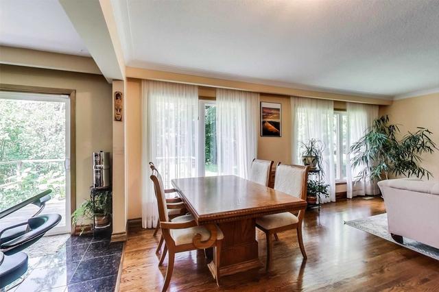 81 Decarie Circ, House detached with 3 bedrooms, 3 bathrooms and 6 parking in Toronto ON | Image 40