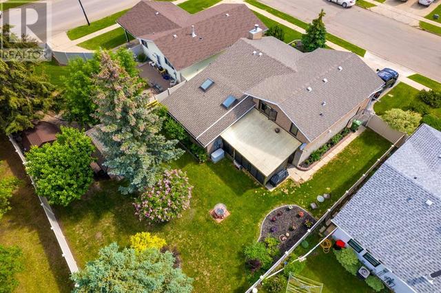 3010 - 55 A Avenue, House detached with 3 bedrooms, 3 bathrooms and 2 parking in Lloydminster (Part) AB | Image 2