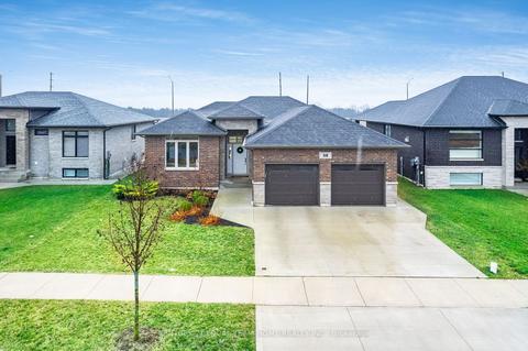 38 Olive Dr, House detached with 3 bedrooms, 3 bathrooms and 6 parking in Leamington ON | Card Image