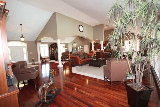 1079 Cherrygrove Dr, House detached with 1 bedrooms, 3 bathrooms and 6 parking in London ON | Image 10