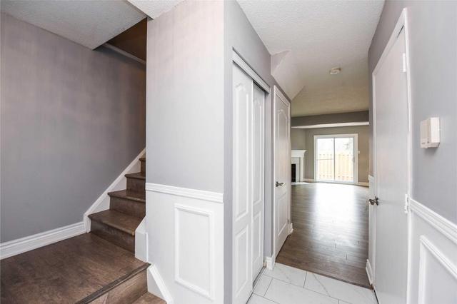 9 - 2200 Glenwood School Dr, Townhouse with 3 bedrooms, 3 bathrooms and 1 parking in Burlington ON | Image 2