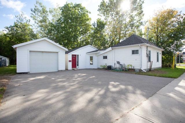 950 Monaghan Rd, House detached with 2 bedrooms, 2 bathrooms and 3 parking in Peterborough ON | Image 12