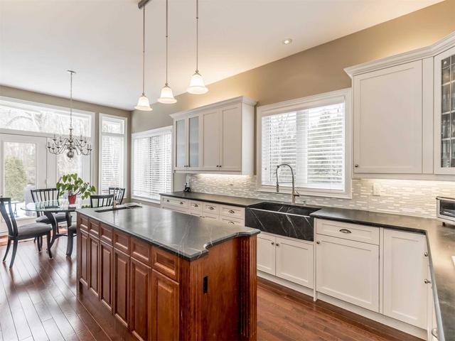 25 Brookdale Crt, House detached with 3 bedrooms, 4 bathrooms and 12 parking in Whitchurch Stouffville ON | Image 5