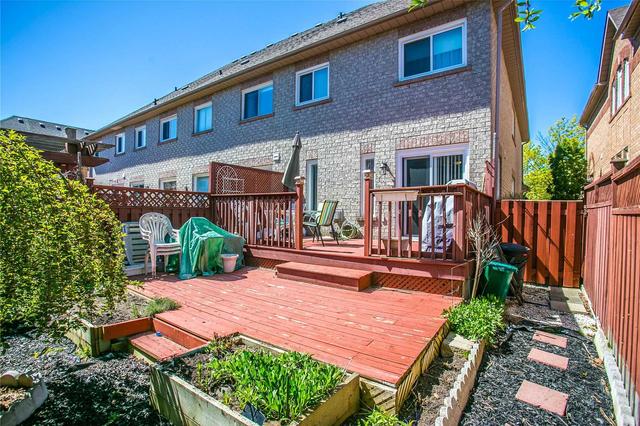 6935 Guardian Crt, House attached with 3 bedrooms, 4 bathrooms and 3 parking in Mississauga ON | Image 22